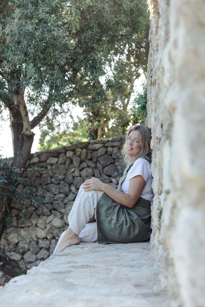 private chef Ida posing in mallorquin finca during her personal branding shoot in Mallorca